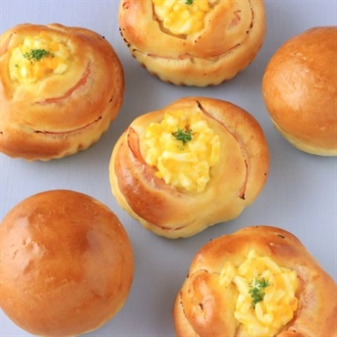 【秋めぐり対象】はじめての手ごねパン♪ハムタマゴロール＆まんまるパン