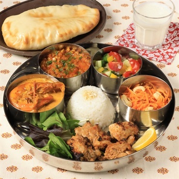 スパイスダイニングで楽しむ本格カレー