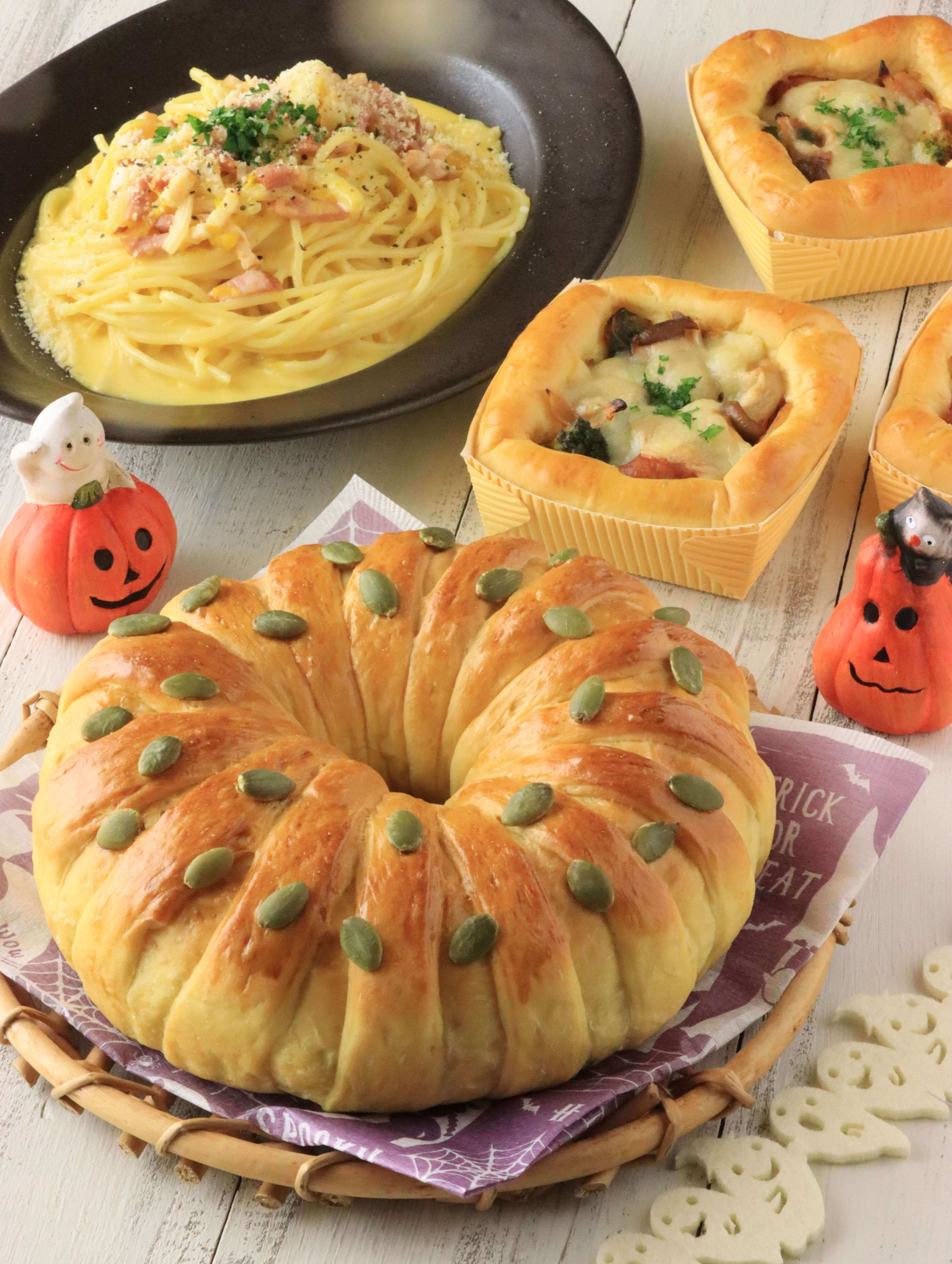 （手ごねあり）かぼちゃ生地のパン２種の画像