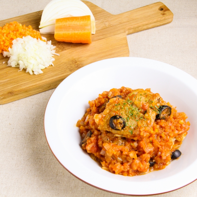鶏肉の野菜たっぷりトマトソース煮込み