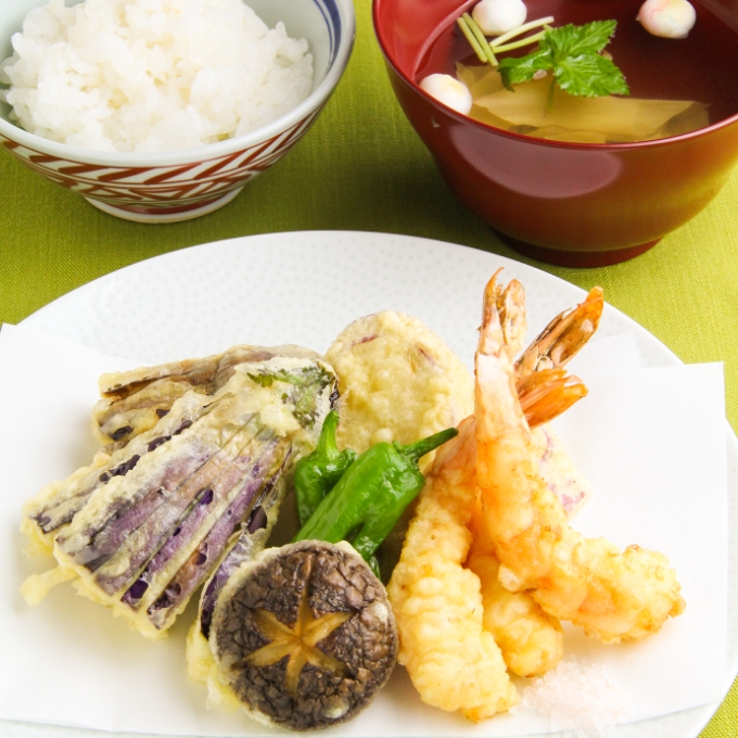 天ぷら5種,ご飯,湯葉と手まり麩のお吸い物
